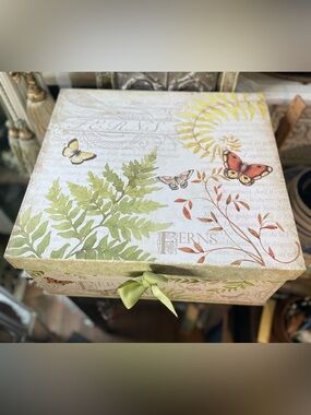 Susan Winget fern & butterfly large storage box